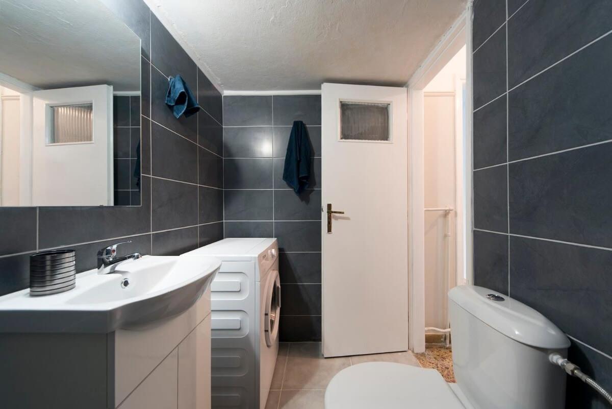 Central Apartment 3' To Metaksourgio Metro Station Atina Dış mekan fotoğraf