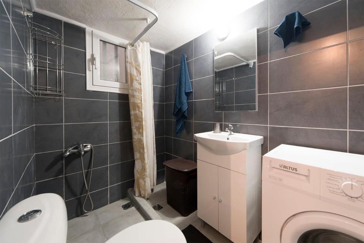 Central Apartment 3' To Metaksourgio Metro Station Atina Dış mekan fotoğraf